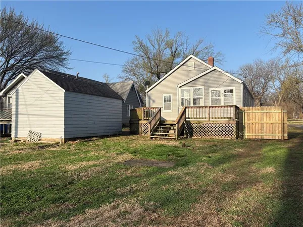 $110,000 | 718 South Lafayette Avenue, Chanute, KS 66720