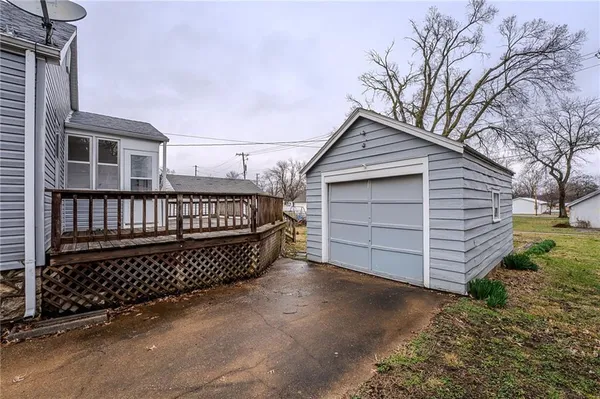 $110,000 | 718 South Lafayette Avenue, Chanute, KS 66720