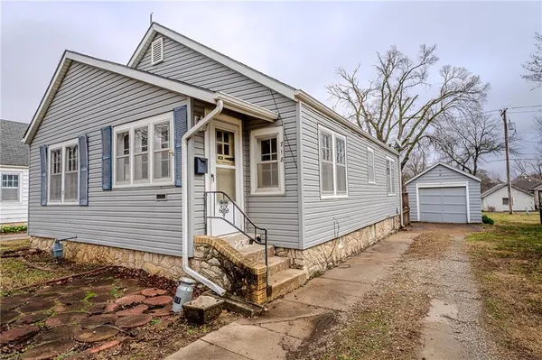 $110,000 | 718 South Lafayette Avenue, Chanute, KS 66720