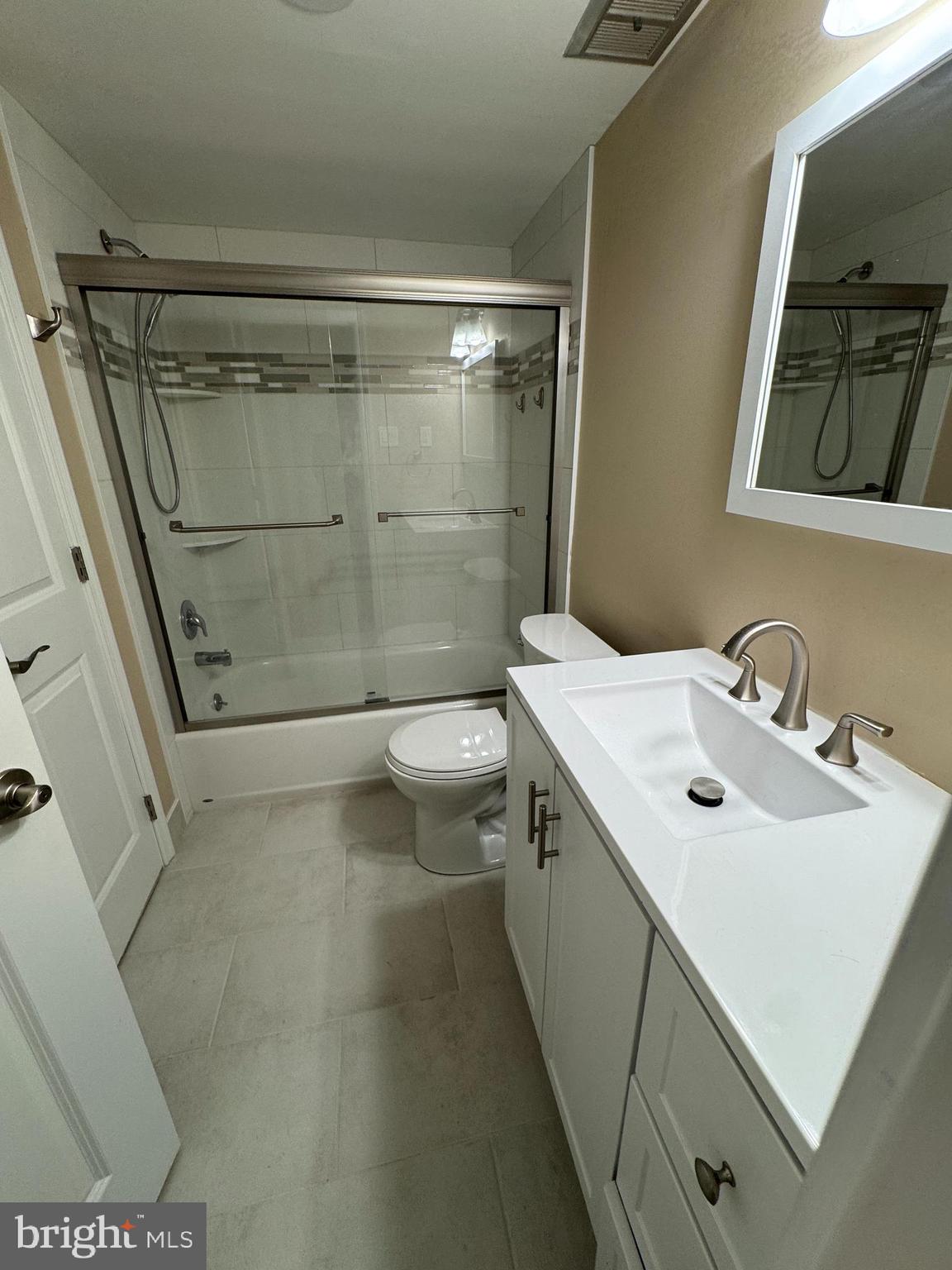 200 Old Forge Crossing, Unit 200 Devon, PA 19333 - Photo 8 of 16 Hall bath
