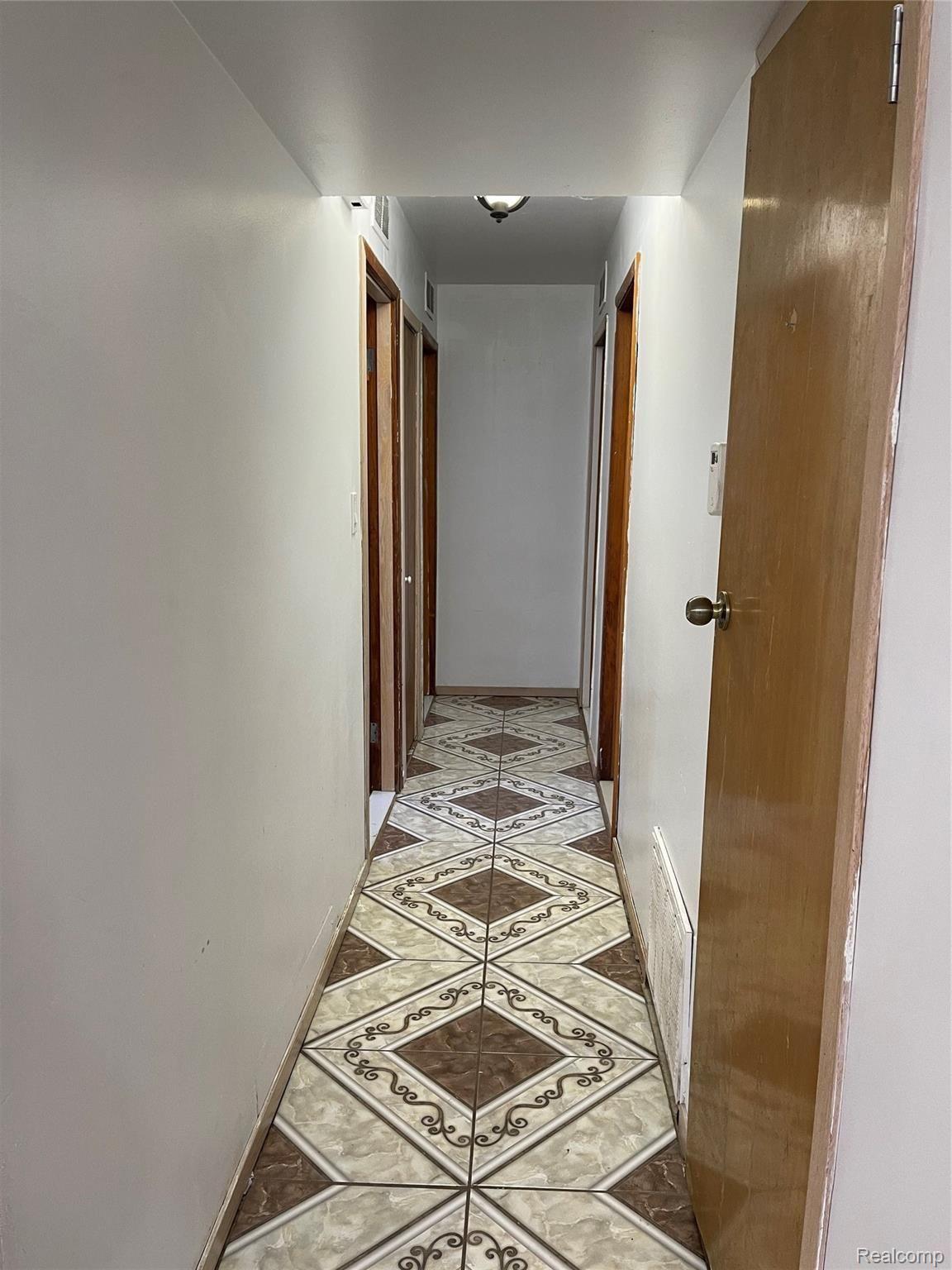 7830 Rutherford Street Detroit, MI 48228 - Photo 8 of 14 A67BE74A-15A6-4BEA-859C-BF1DB829EC87.jpeg