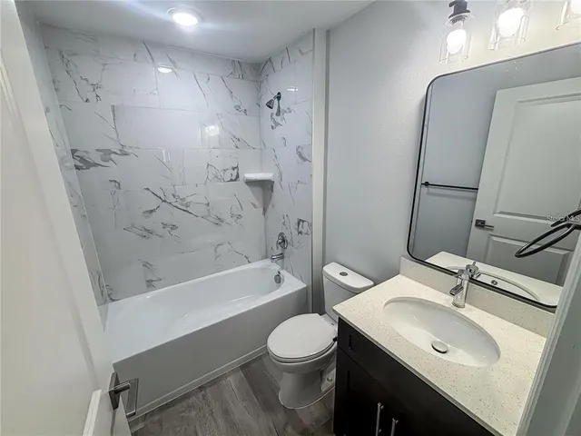 $1,747 | 1725 Crystal Grove Drive, Unit 1727, Lakeland, FL 33801