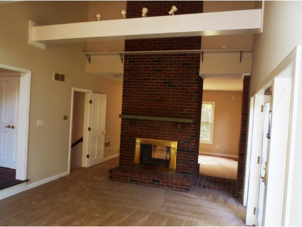 129 Clark Hill Road New Boston, NH 03070 - Photo 7 of 28