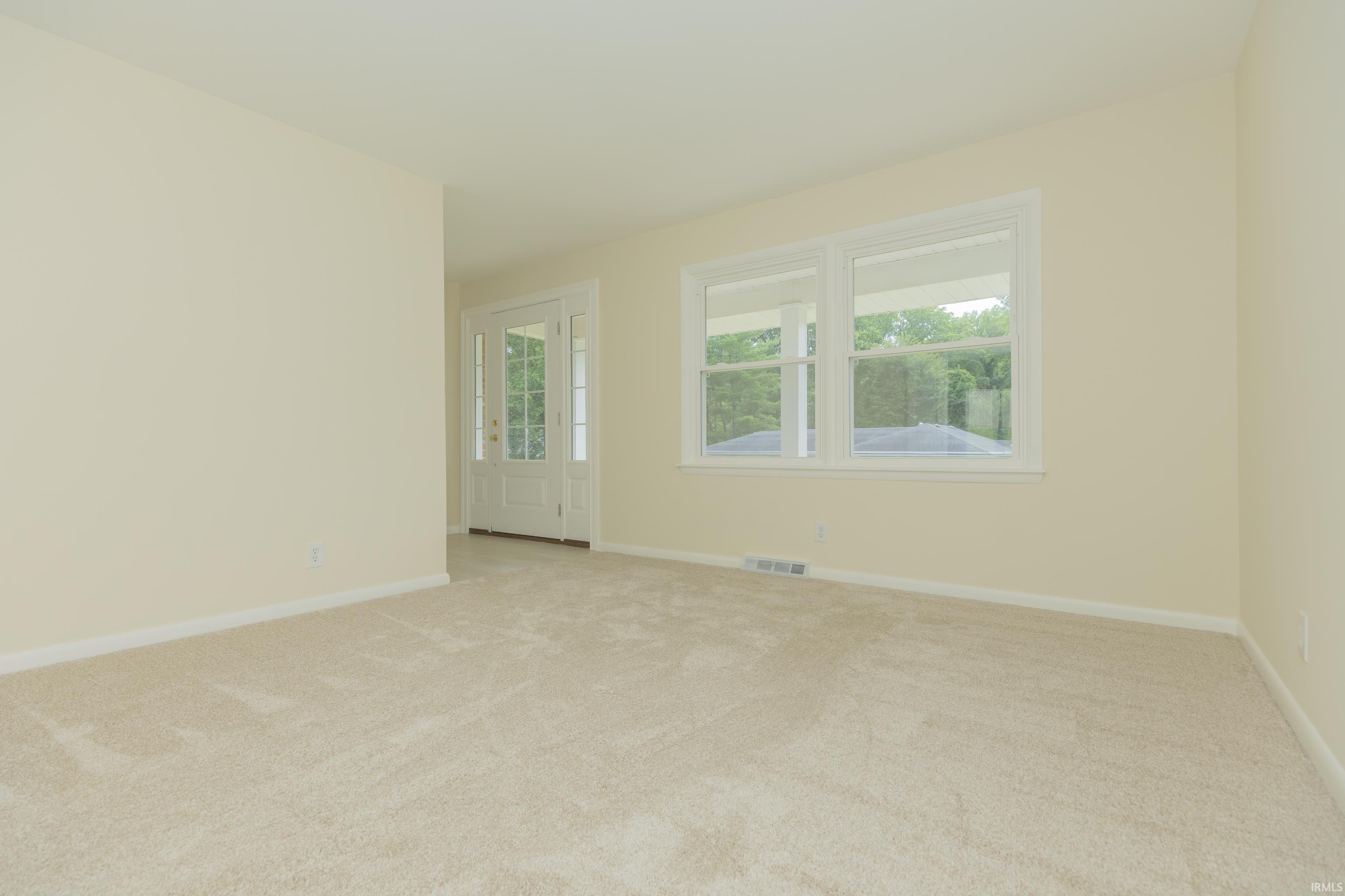 5608 Winston Road Evansville, IN 47710 - Photo 4 of 27