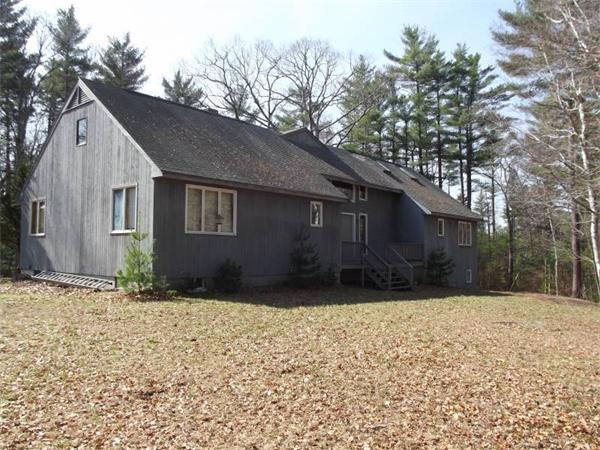 67 A Topsfield Road Boxford, MA 01921 - Photo 8 of 9 a backyard of a house