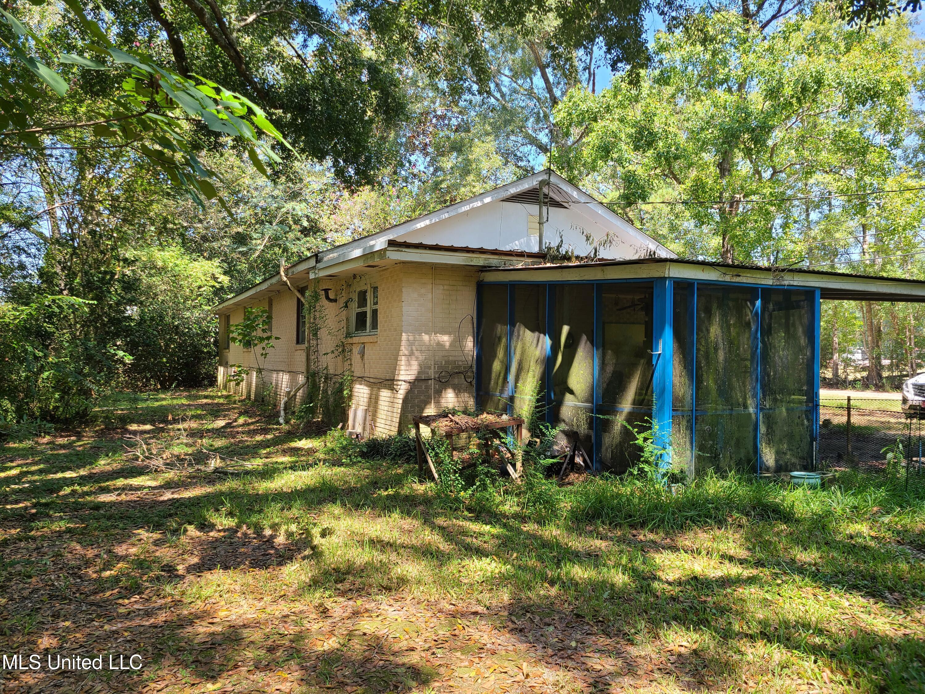 112 Dolph Thigpen Road Picayune, MS 39466 - Photo 16 of 20 Side View