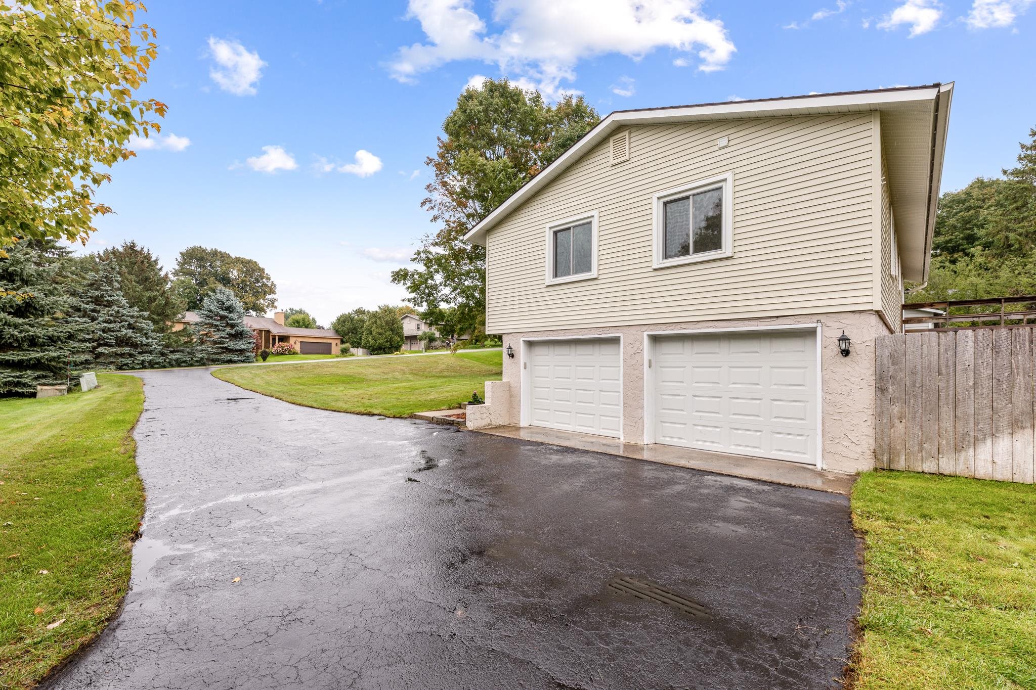 2721 Blue Ridge Lane Traverse City, MI 49685 - Photo 8 of 47 1915695-7.JPG