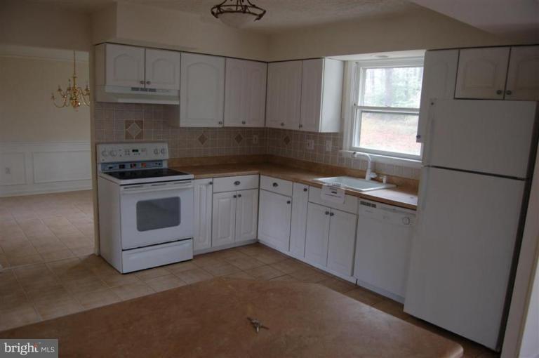 6909 Robinia Road Temple Hills, MD 20748 - Photo 5 of 16 Kitchen