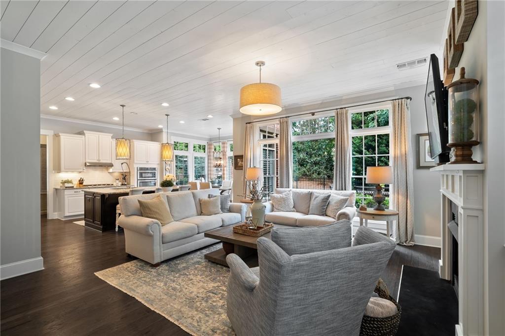 7240 Samples Field Road Cumming, GA 30040 - Photo 11 of 84