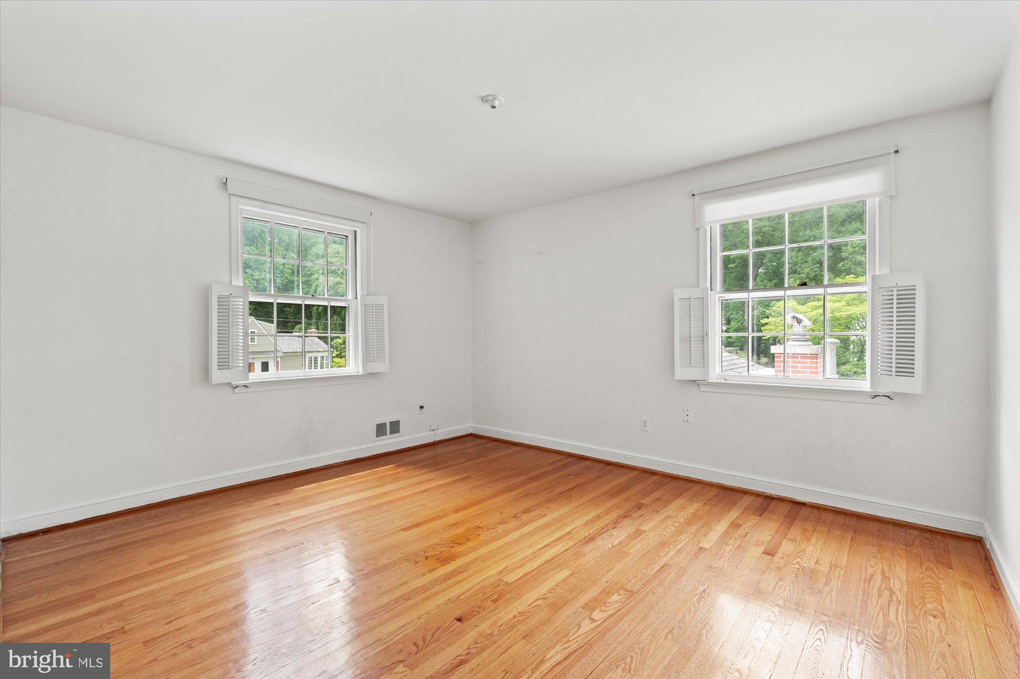 8300 Kerry Road Chevy Chase, MD 20815 - Photo 25 of 42 an empty room with a window