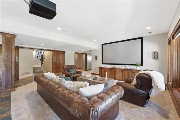 $2,750,000 | 20711 Benson Street, Bucyrus, KS 66013