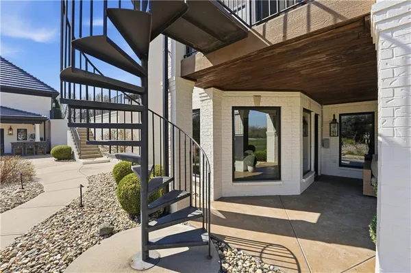 $2,750,000 | 20711 Benson Street, Bucyrus, KS 66013