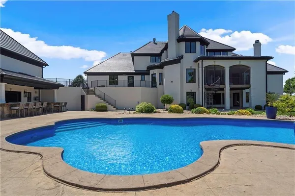 $2,750,000 | 20711 Benson Street, Bucyrus, KS 66013