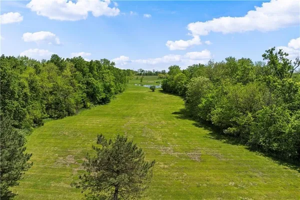 $2,750,000 | 20711 Benson Street, Bucyrus, KS 66013