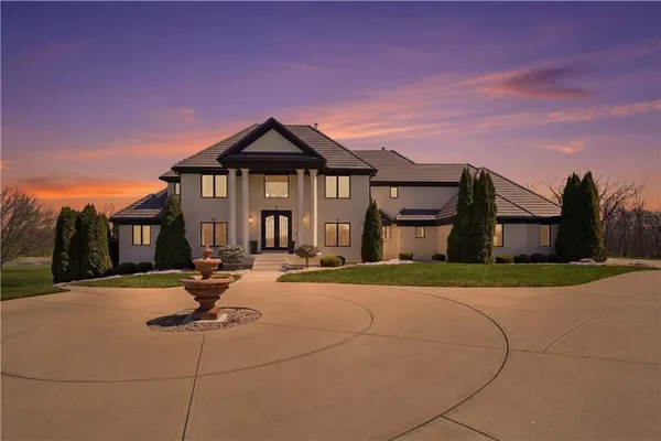 $2,750,000 | 20711 Benson Street, Bucyrus, KS 66013