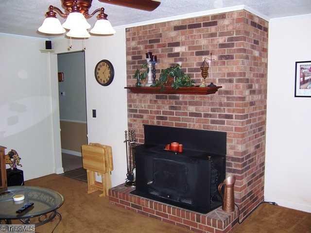 267 Bailey Road Winston-Salem, NC 27107 - Photo 7 of 16 Den/Family/Great Room.