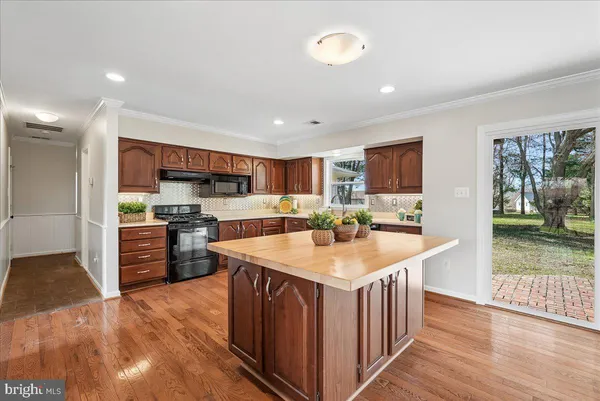 $849,900 | 17621 Evers Court, Hamilton, VA 20158