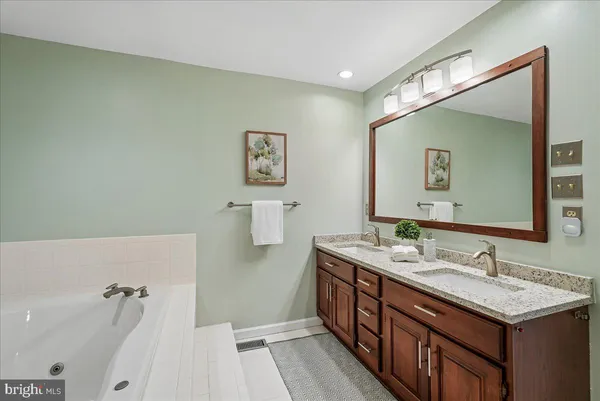 $849,900 | 17621 Evers Court, Hamilton, VA 20158