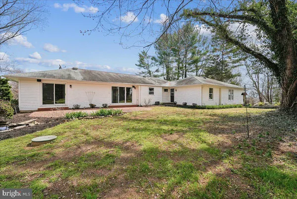 $849,900 | 17621 Evers Court, Hamilton, VA 20158