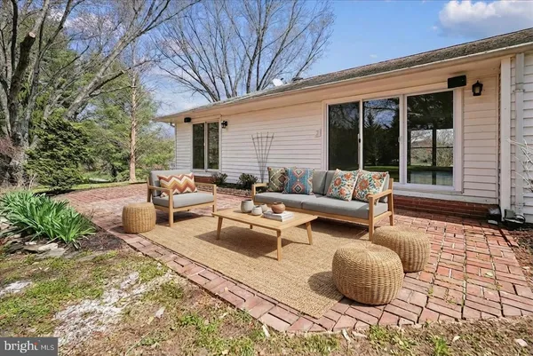 $849,900 | 17621 Evers Court, Hamilton, VA 20158