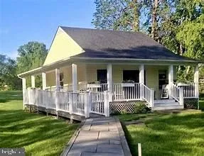 $849,900 | 17621 Evers Court, Hamilton, VA 20158