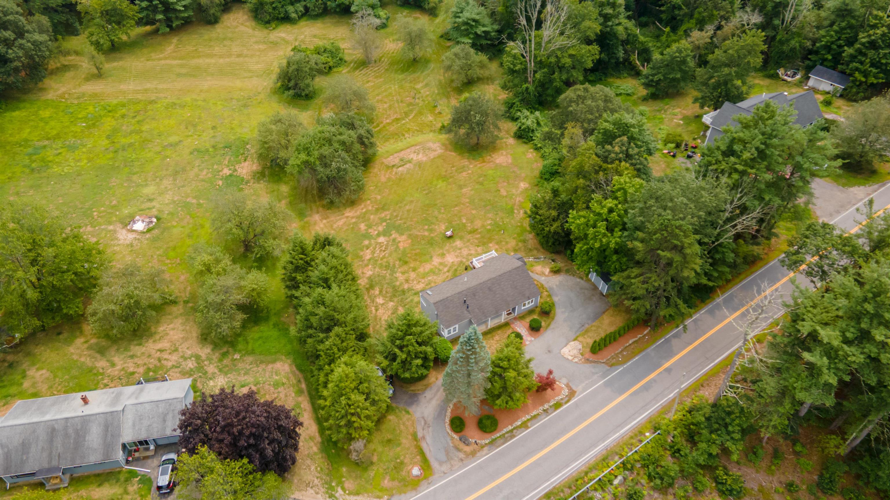 82 Old Gage Hill Road Pelham, NH 03076 - Photo 5 of 45 Gallery Image 5