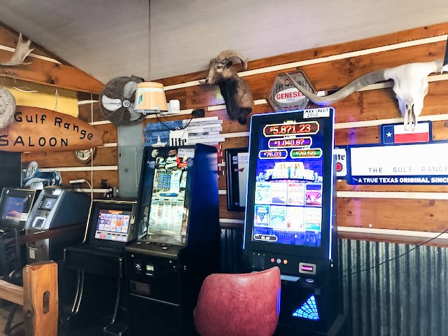 1987 Highway 87 Crystal Beach, TX 77650 - Photo 23 of 48