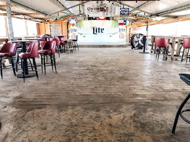 1987 Highway 87 Crystal Beach, TX 77650 - Photo 4 of 48