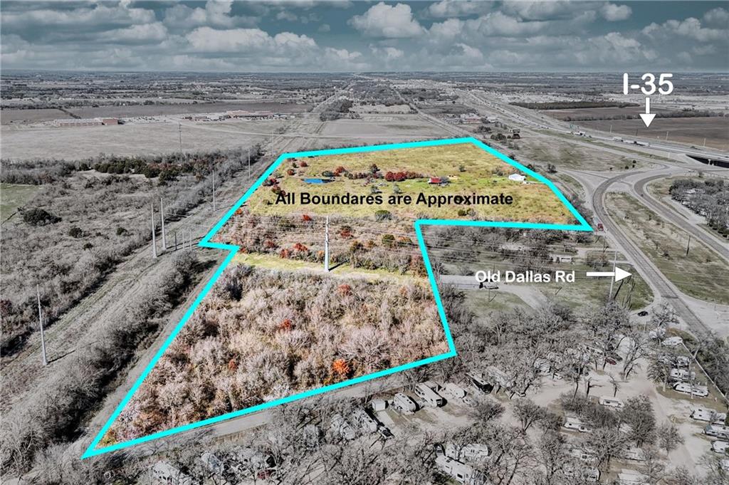3273 Old Dallas Road Elm Mott, TX 76640 - Photo 3 of 13 a view of a backyard with plants