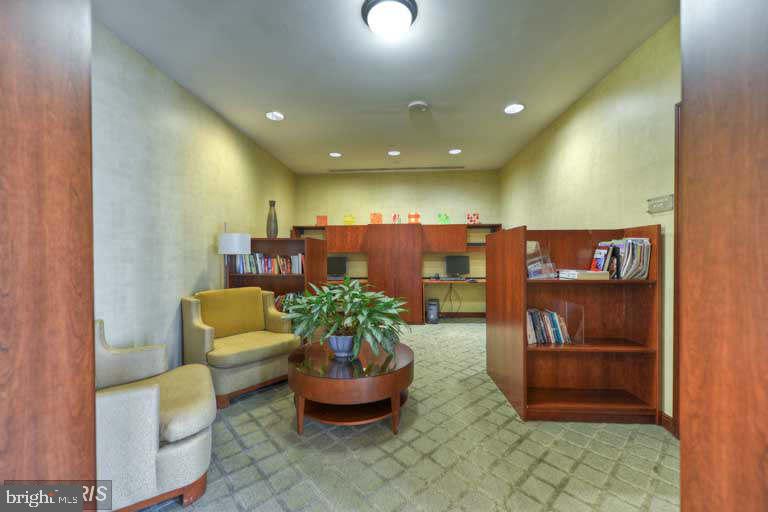 11760 Sunrise Valley Drive, Unit 908 Reston, VA 20191 - Photo 20 of 32