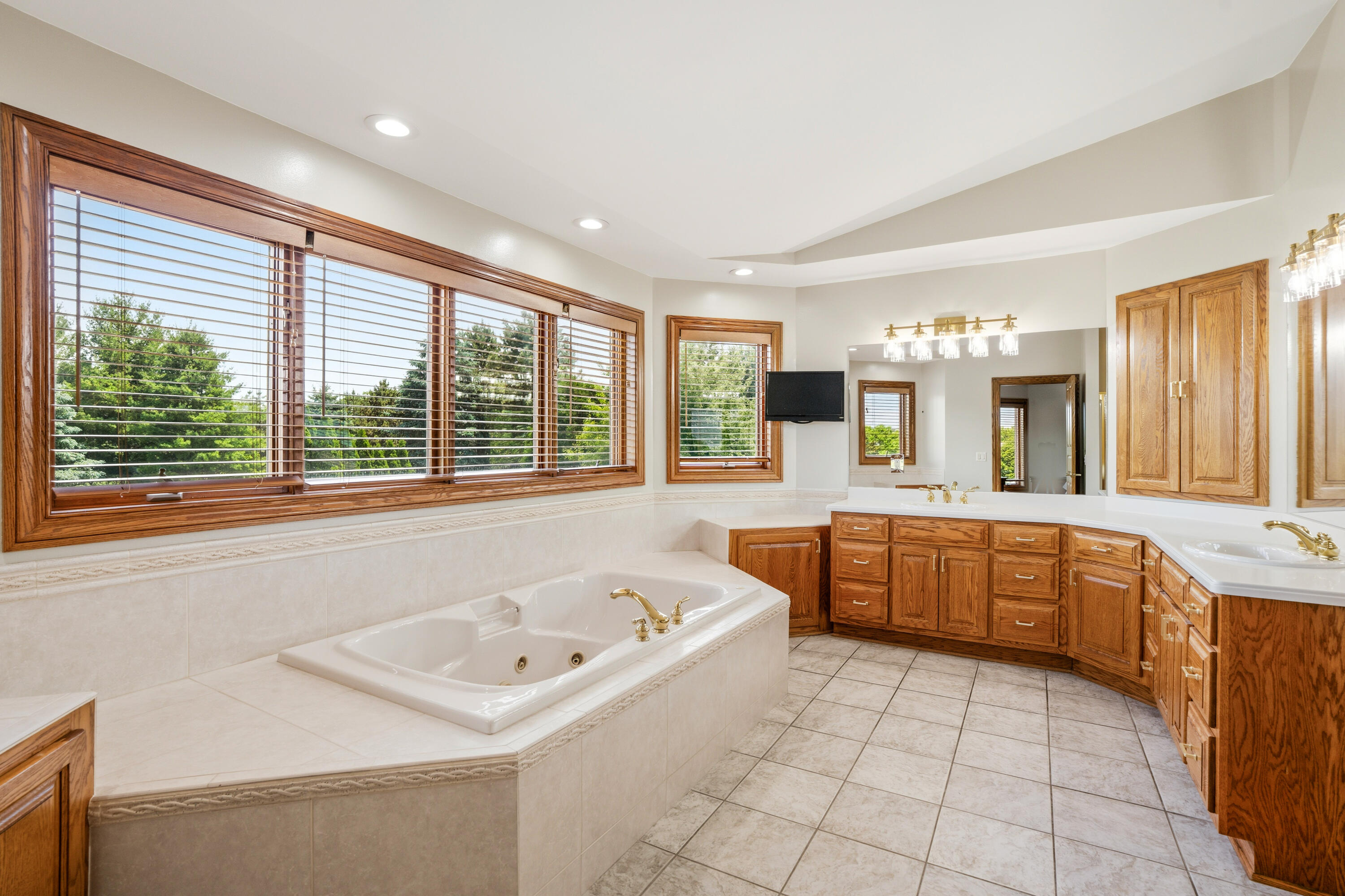 W289N3752 Huntsman Court Delafield, WI 53072 - Photo 36 of 88 DSC07016