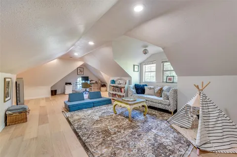 $885,000 | 5706 Kenwood Avenue, Dallas, TX 75206