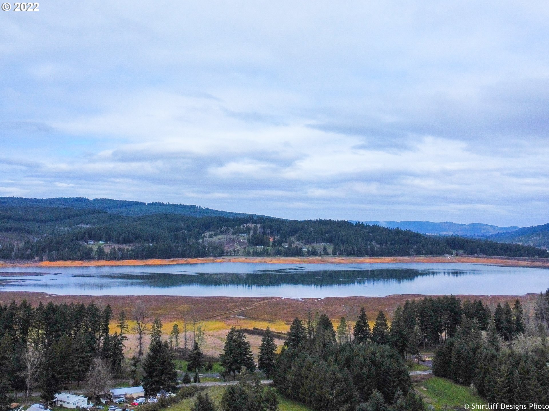 32482 Doolittle Road Cottage Grove, OR 97424 - Photo 31 of 32 a view of a lake and sunset