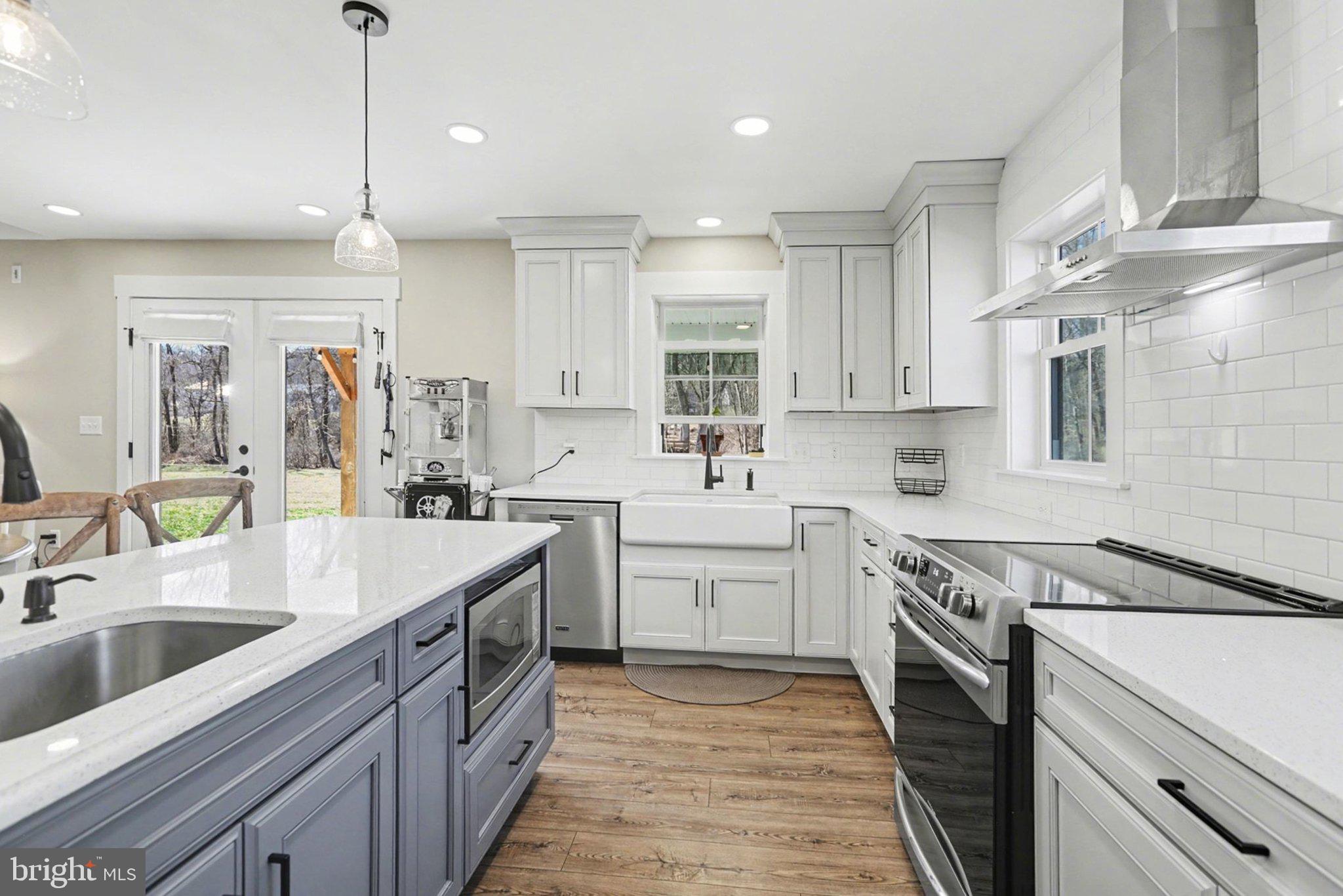 545 Pleasant View Road Lewisberry, PA 17339 - Photo 14 of 62 a kitchen with a sink stove and cabinets