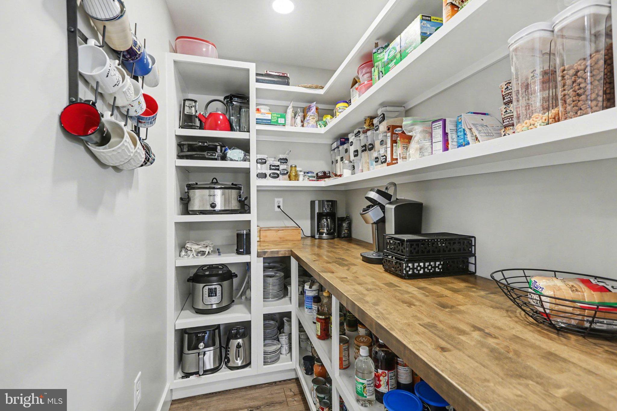 545 Pleasant View Road Lewisberry, PA 17339 - Photo 15 of 62 Butlers Pantry