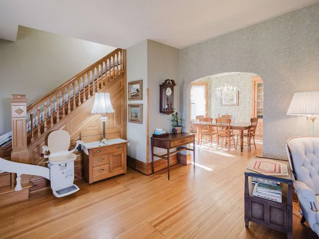 $349,900 | 729 Center Street, Mineral Point, WI 53565