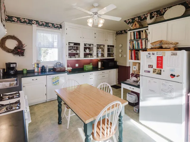 $349,900 | 729 Center Street, Mineral Point, WI 53565