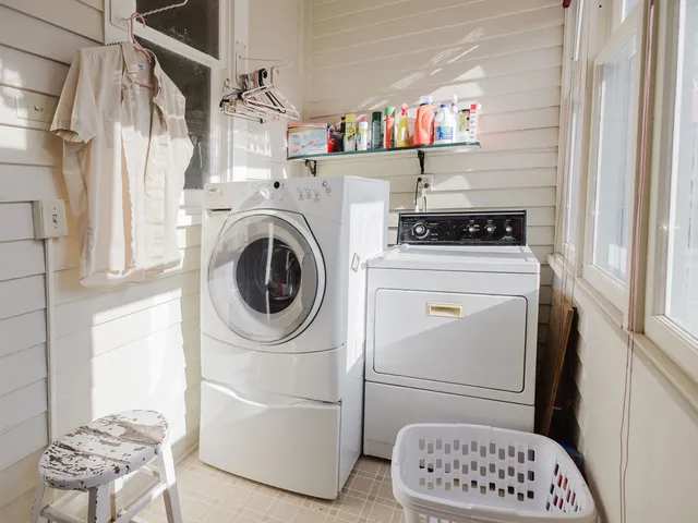 $349,900 | 729 Center Street, Mineral Point, WI 53565