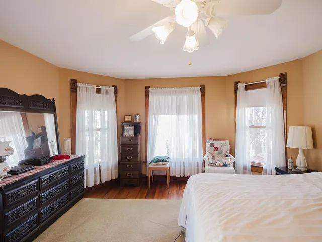 $349,900 | 729 Center Street, Mineral Point, WI 53565