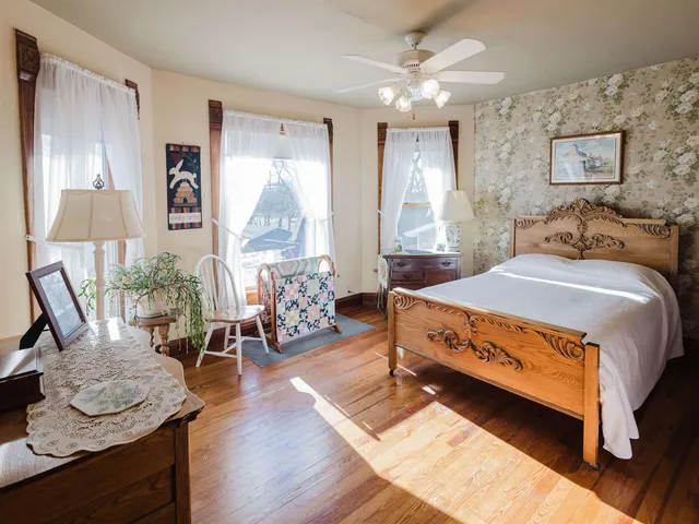 $349,900 | 729 Center Street, Mineral Point, WI 53565