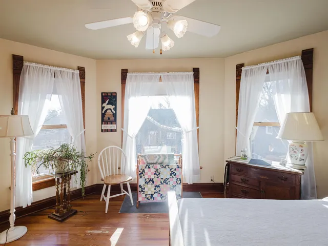 $349,900 | 729 Center Street, Mineral Point, WI 53565