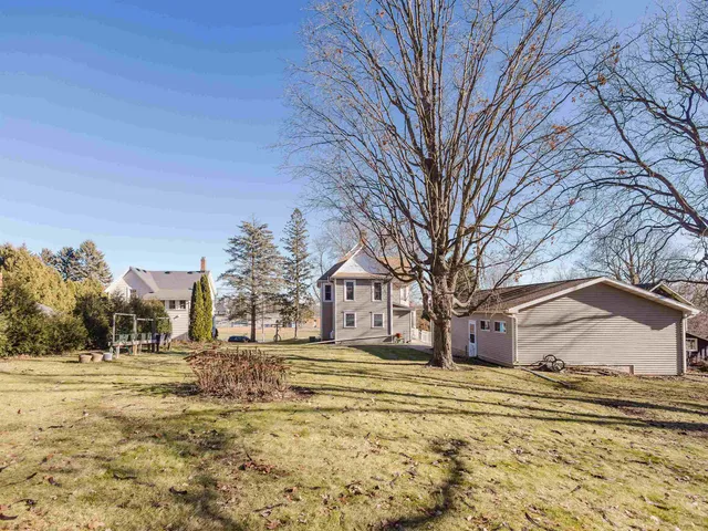 $349,900 | 729 Center Street, Mineral Point, WI 53565