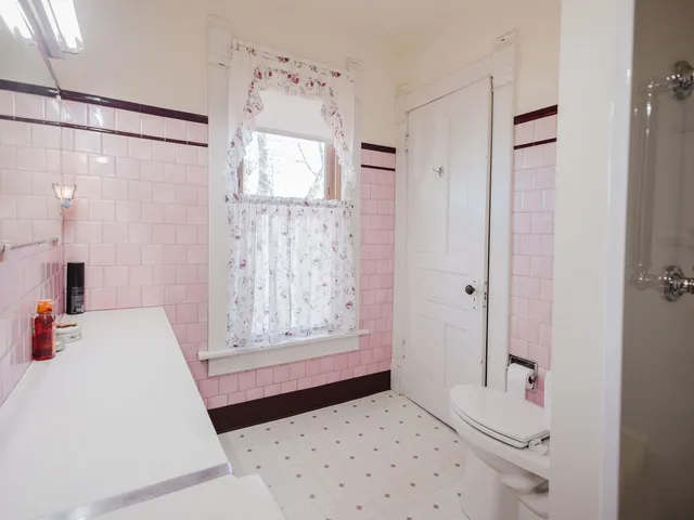 $349,900 | 729 Center Street, Mineral Point, WI 53565