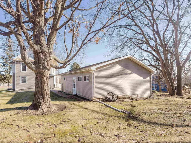 $349,900 | 729 Center Street, Mineral Point, WI 53565