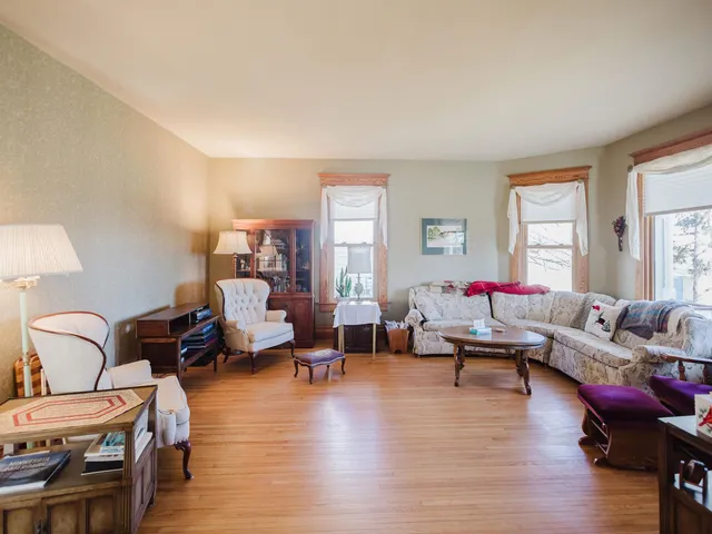 $349,900 | 729 Center Street, Mineral Point, WI 53565