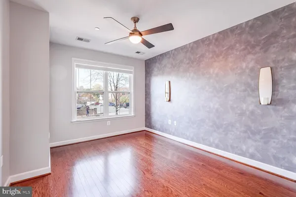 $3,400 | 2101 North Monroe Street, Unit 204, Arlington, VA 22207