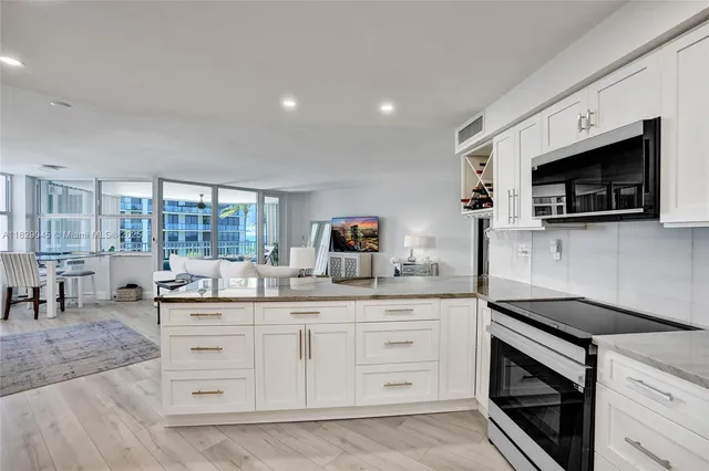 $5,200 | 1340 South Ocean Boulevard, Unit 403, Pompano Beach, FL 33062