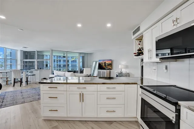 $5,200 | 1340 South Ocean Boulevard, Unit 403, Pompano Beach, FL 33062