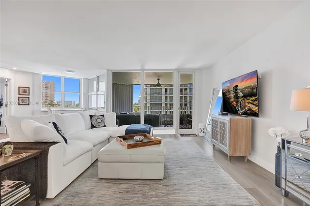 $5,200 | 1340 South Ocean Boulevard, Unit 403, Pompano Beach, FL 33062