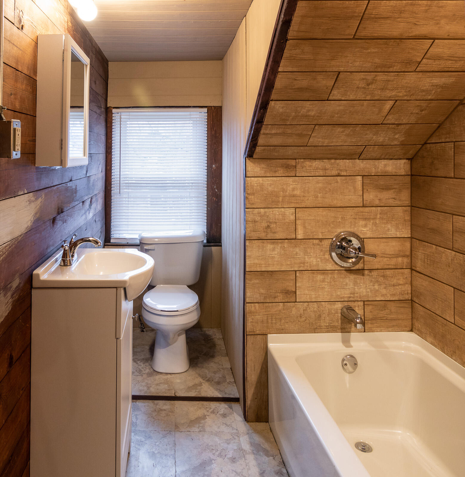 614 Clairmount Avenue Detroit, MI 48202 - Photo 11 of 12 Ba2